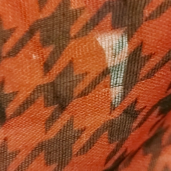 Black and Red Scarf - Picture 3 of 3